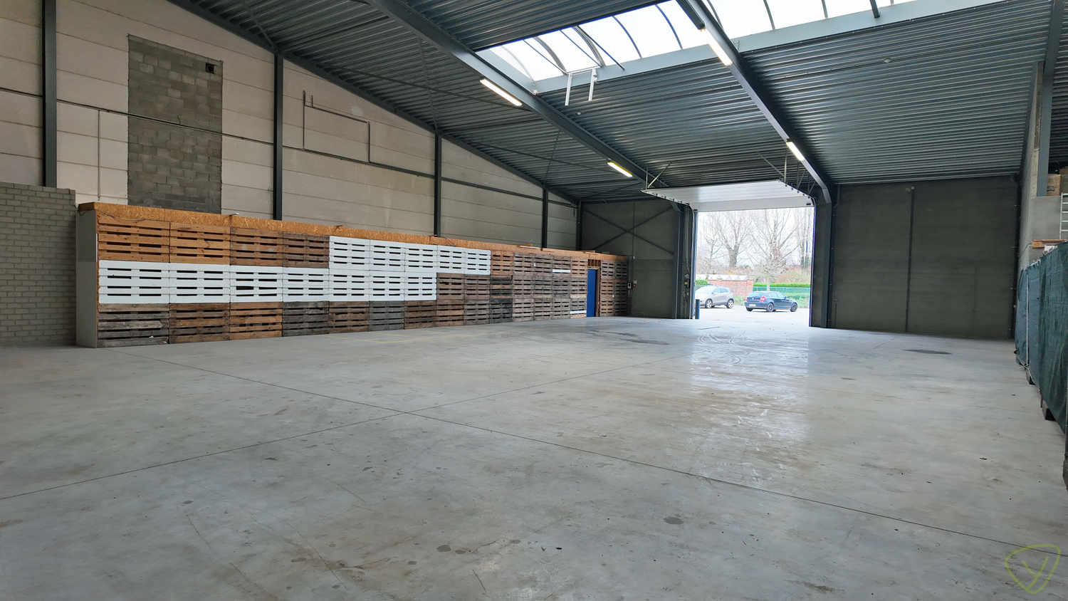 Ruime loods te huur in het centrum van Eeklo! - foto 4