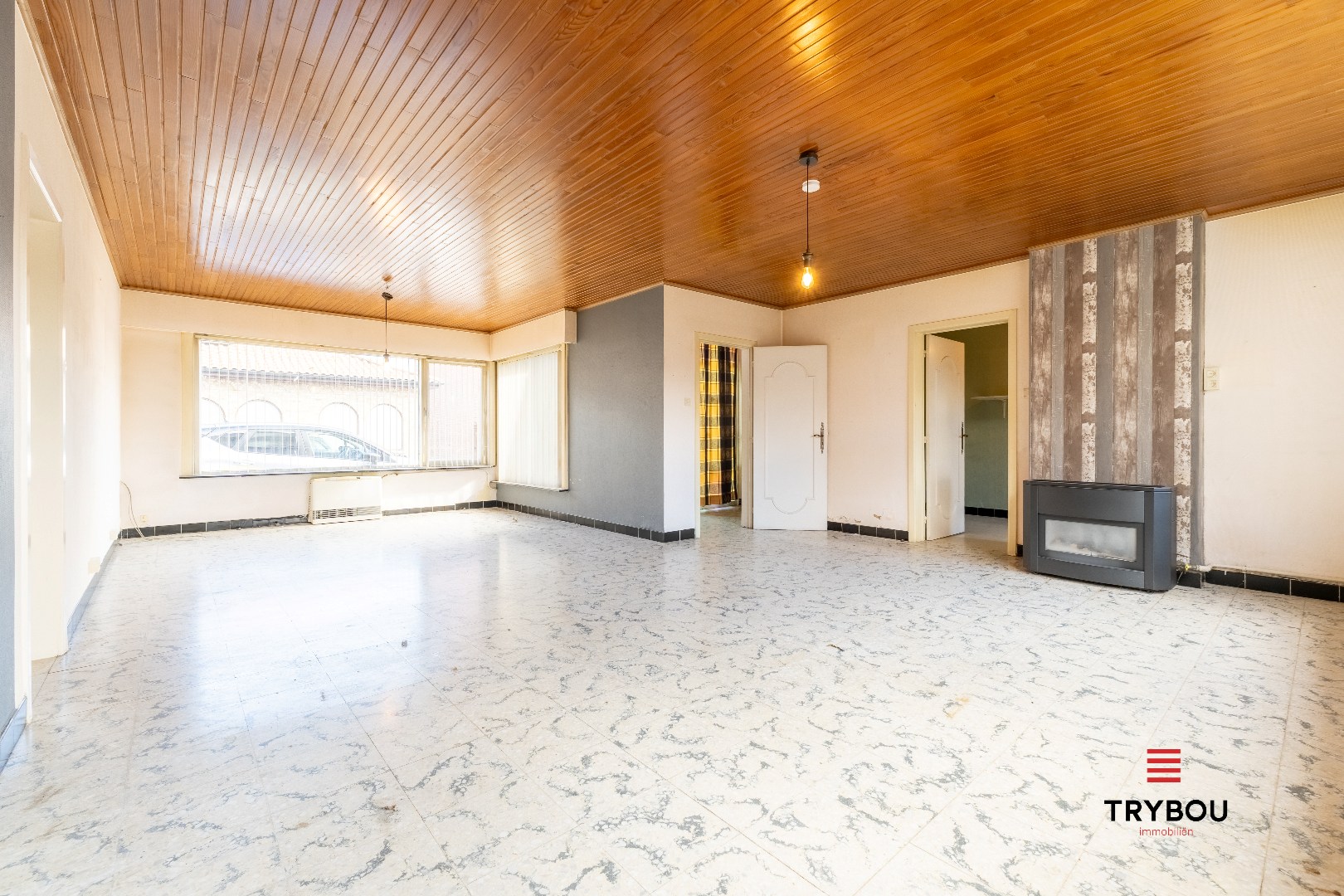 Gelijkvloerse woning met 2 garages in het centrum van Houthulst - foto 3