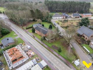 Projectgrond voor het bouwen van 2 woningen.Deze projectgrond met groen karakter heeft de mogelijkheid tot het bouwen van 2 woningen open bebouwing...