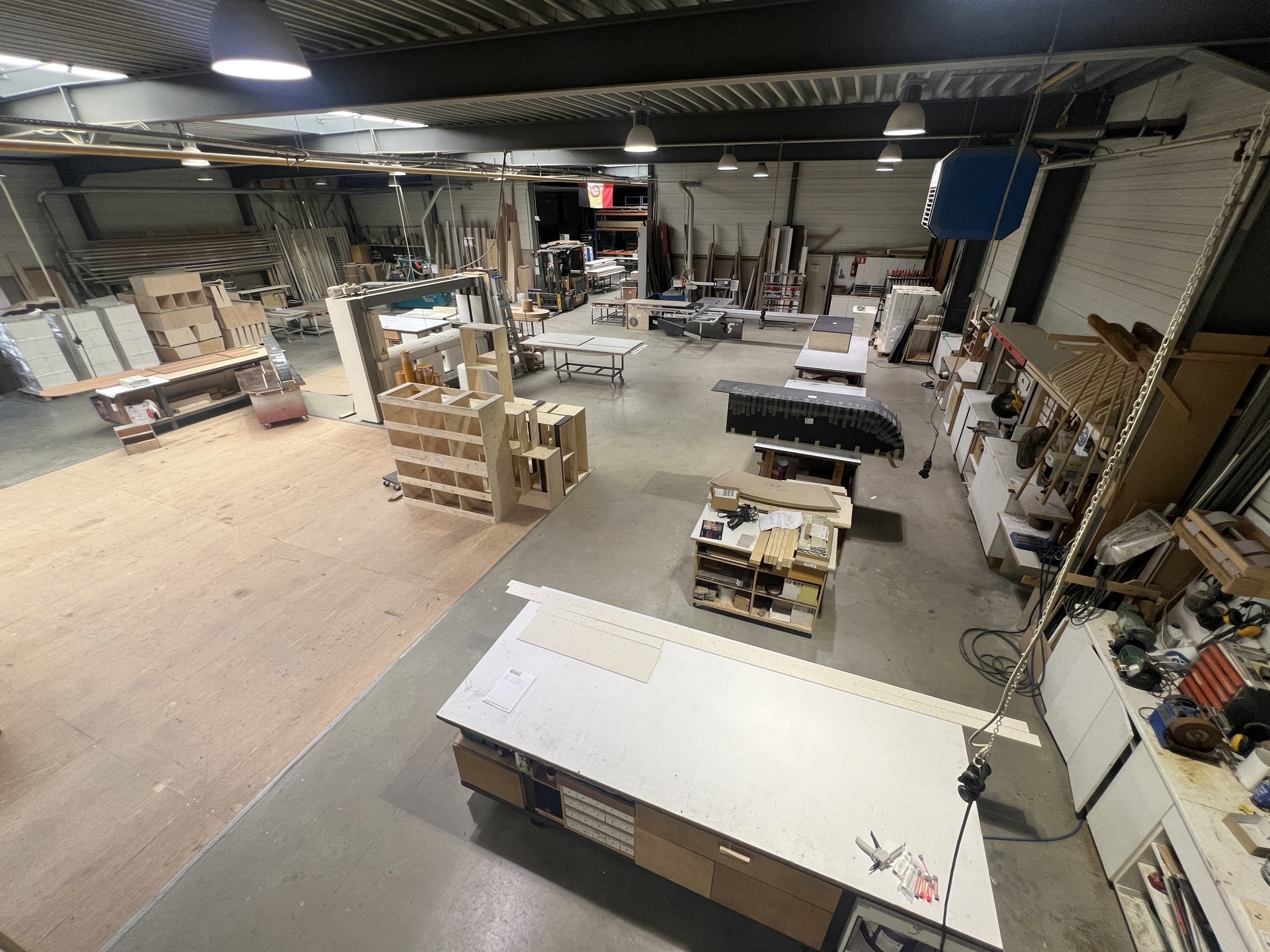 SEMI-INDUSTRIEEL GEBOUW MET APPARTEMENT - foto 4