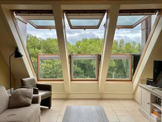 Dit zonnig appartement is gelegen op de 5de verdieping van een nette residentie, centraal in Nieuwpoort-bad. Indeling: inkom, Zuid-gerichte...