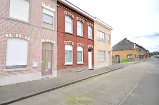 Deze verzorgde woning bevindt zich aan de rand van Ronse, op een boogscheut van het centrum, scholen, winkels en het station. Een ideale ligging...