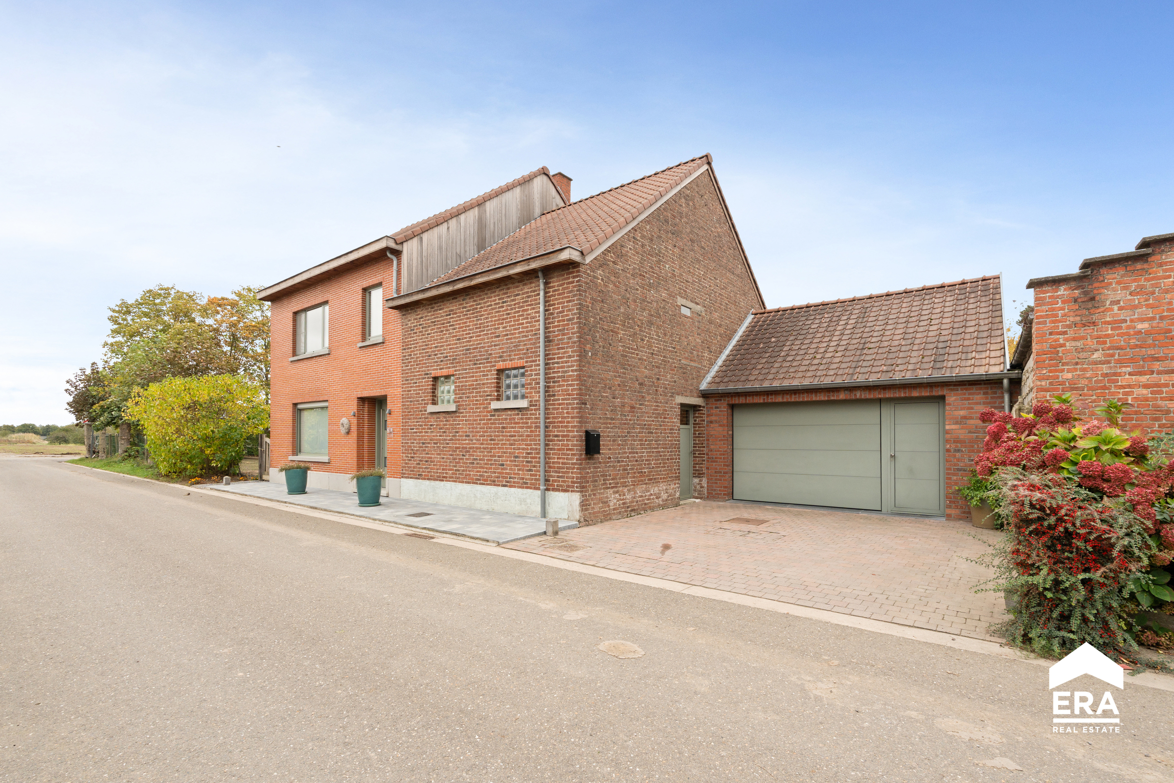 Instapklare woning met ruime bijgebouwen te koop Drieslinter - foto 2