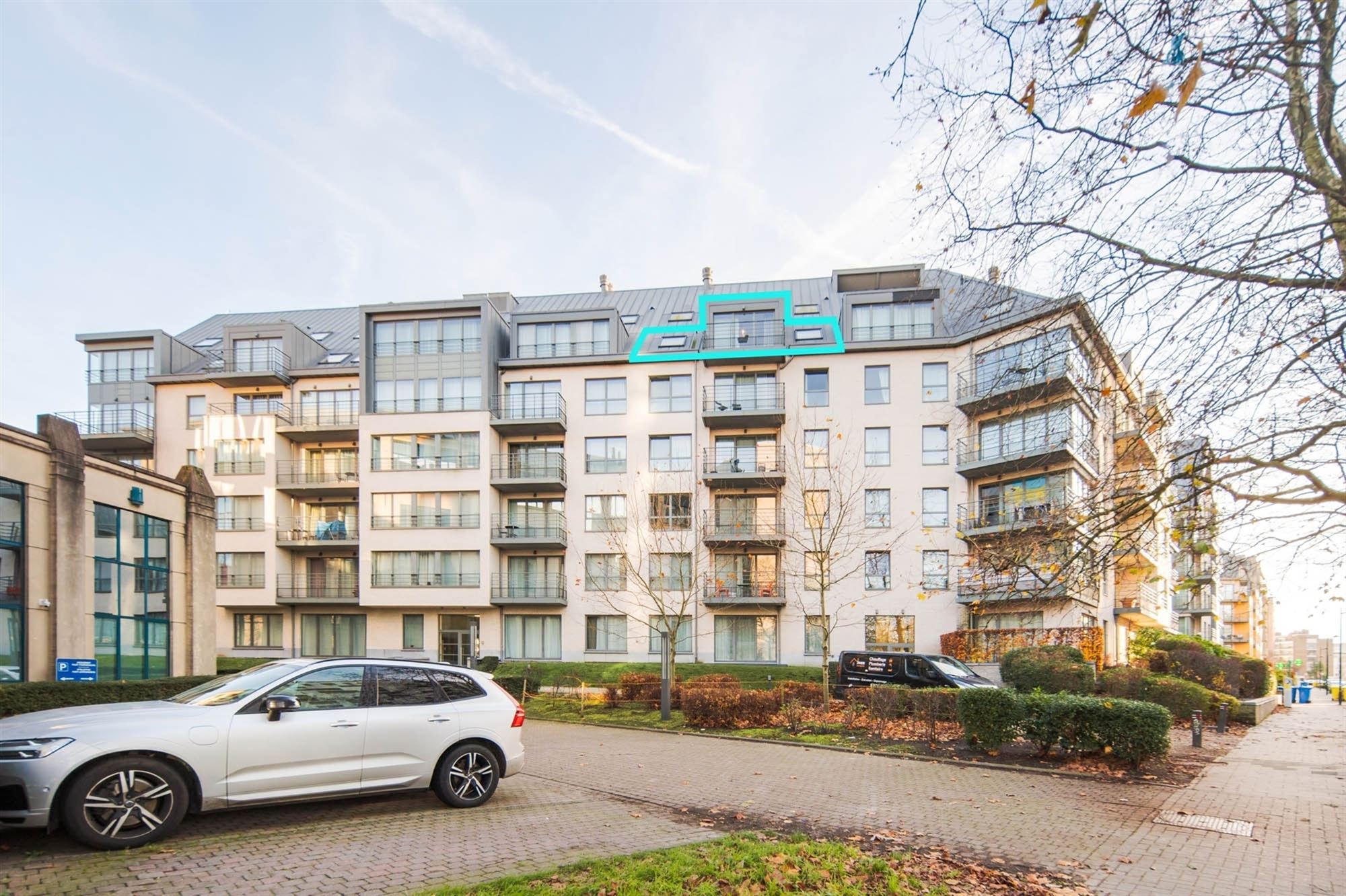 Appartement met twee slaapkamers en parkeerplaats - foto 1