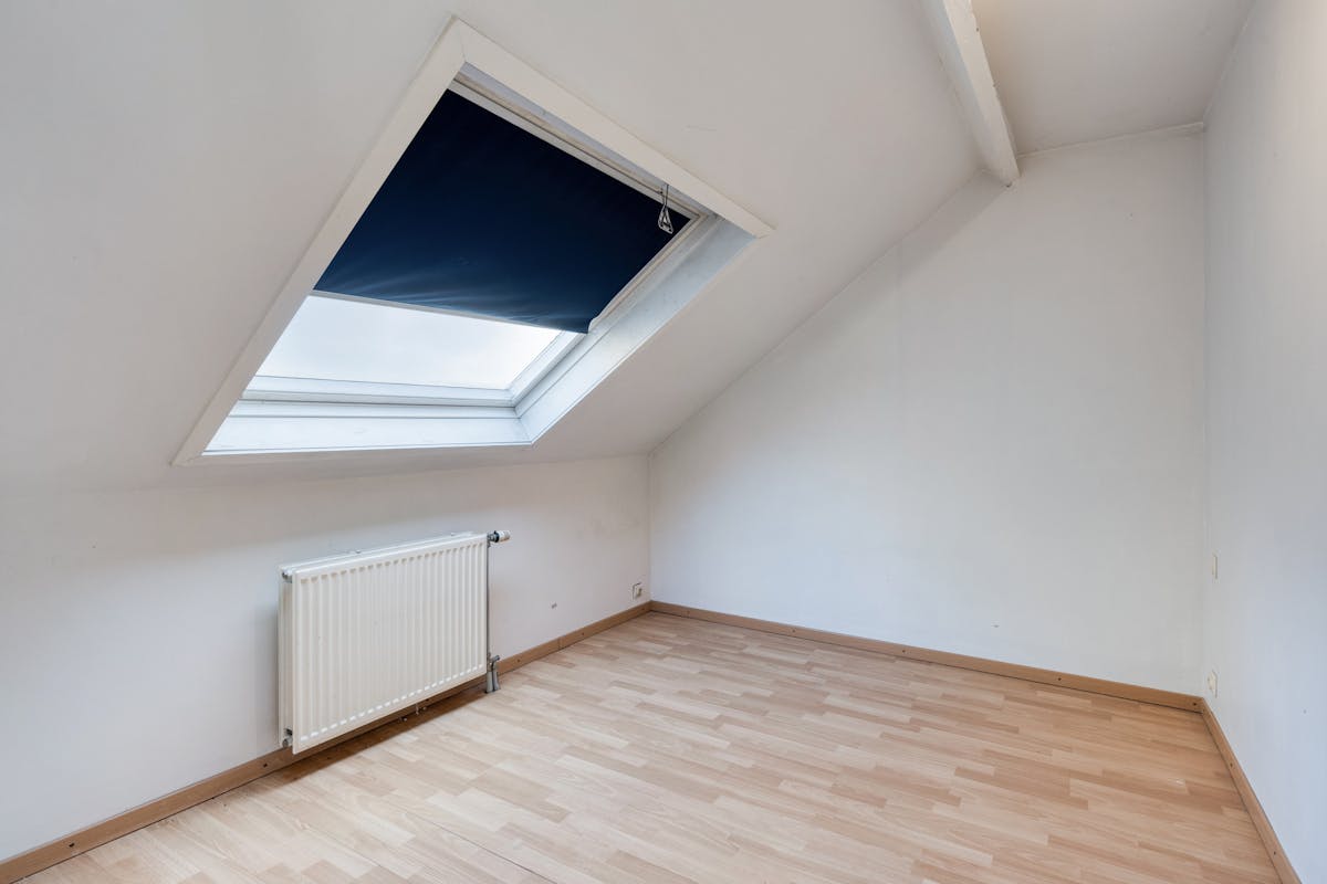 Te renoveren appartement te koop in hartje Kortrijk! - foto 5