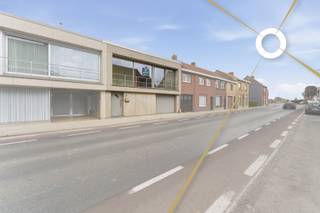 Ontdek deze instapklare, volledig gerenoveerde woning in het charmante Brielen. Dankzij het lage EPC en de hoogrendementsbeglazing geniet je hier...