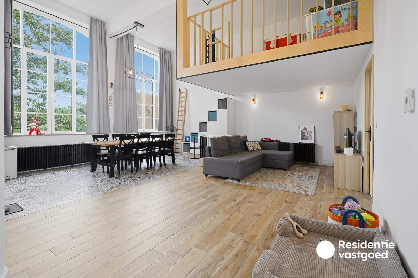 Recent, ruim appartement met uniek karakter in centrum Diksmuide! - foto 4