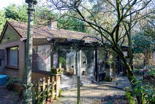 Deze gezellige vakantiewoning is rustig gelegen in een bosrijke omgeving en biedt de ideale plek om te ontspannen. De woning beschikt over...