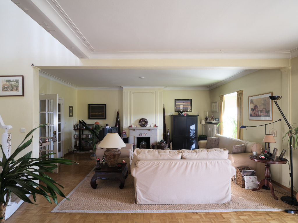 Ruim en stijlvol duplexappartement (bew. opp. ±154 m²) met 3 slaapkamers, gelegen in de standingvolle residentie ‘Versailles’, op slechts 10 minuten van het centrum van Gent. - foto 5