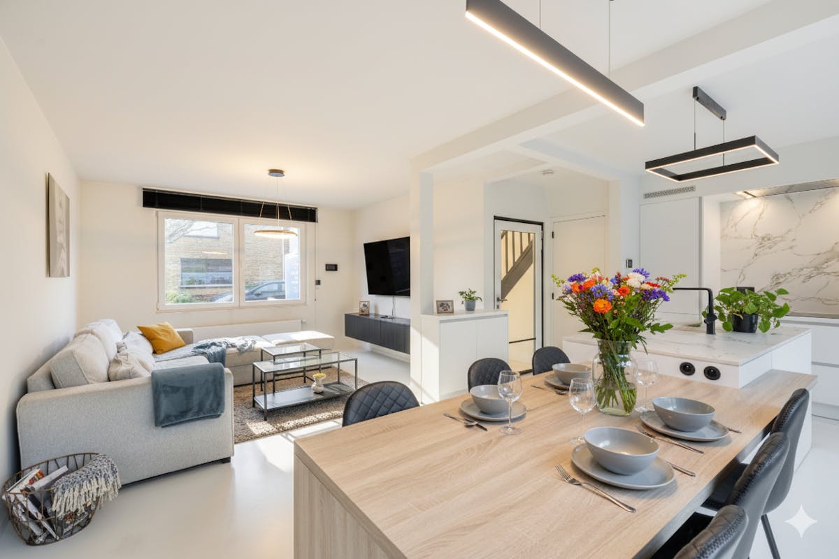 Prachtige moderne woning met hoogwaardige afwerking en  tuin - foto 3