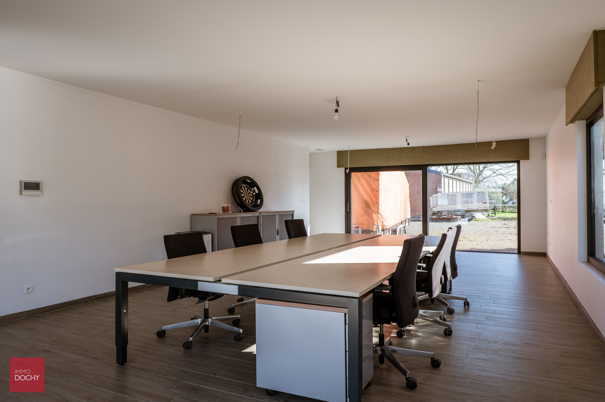 Commercieel gelegen vernieuwde villa met burelen, magazijn en woonst | Gauwelstraat - foto 3