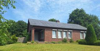 Charmante laagbouwwoning op ruim perceel met prachtige tuinDeze instapklare woning is gelegen op een prachtig perceel van ca. 1.800 m² en beschikt...
