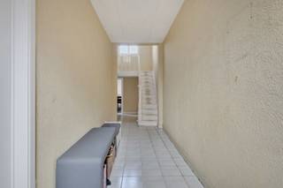 <p><strong>Halfopen gezinswoning met bijgebouwen 65m² en 85m², zonnepanelen en eigen inrit – instapklaar en energiezuinig!</strong></p>
<p>Op zoek naar ruimte, comfort én energiezuinig wonen? Deze ruime <strong>halfopen woning</strong> combineert het allemaal! Gelegen op een centrale locatie met een <strong>privatieve oprit</strong>, is deze eigendom ideaal voor gezinnen, zelfstandigen of wie op zoek is naar extra opslag- of werkruimte.</p>
<h3>Troeven:</h3>
<ul>
<li>
<p><strong>4 volwaardige slaapkamers</strong></p>
</li>
<li>
<p><strong>EPC-score: C</strong> – geen renovatieverplichting!</p>
</li>
<li>
<p><strong>36 zonnepanelen</strong> – lage energiekosten gegarandeerd</p>
</li>
<li>
<p><strong>Garage</strong> voor wagen of opslag</p>
</li>
<li>
<p><strong>2 aparte bijgebouwen</strong> van ca. 65 m² en 85 m² – perfect als atelier, hobbyruimte, opslag of praktijkruimte</p>
</li>
<li>
<p><strong>Eigen oprit</strong> – voldoende parkeermogelijkheid op eigen terrein</p>
</li>
</ul>
<h3>Indeling:</h3>
<ul>
<li>
<p>Gelijkvloers: inkomhal, lichtrijke leefruimte, ingerichte keuken,bureau en badkamer en toegang tot tuin & bijgebouwen</p>
</li>
<li>
<p>Verdieping 1: 2 ruime slaapkamers en kleine badkamer met lavabo en wc</p>
</li>
<li>
<p>Verdieping 2: 2 ruime slaapkamers en bergruimte</p>
</li>
</ul>
<p>Deze woning is instapklaar, goed onderhouden en biedt tal van mogelijkheden. Dankzij de zonnepanelen en EPC C-score zit je hier ook op lange termijn goed qua energieverbruik. Ideaal voor gezinnen, maar ook voor wie werken en wonen wil combineren.</p>
<p>Neem snel contact op voor een bezoek ter plaatse en ontdek het potentieel van deze unieke eigendom!</p>