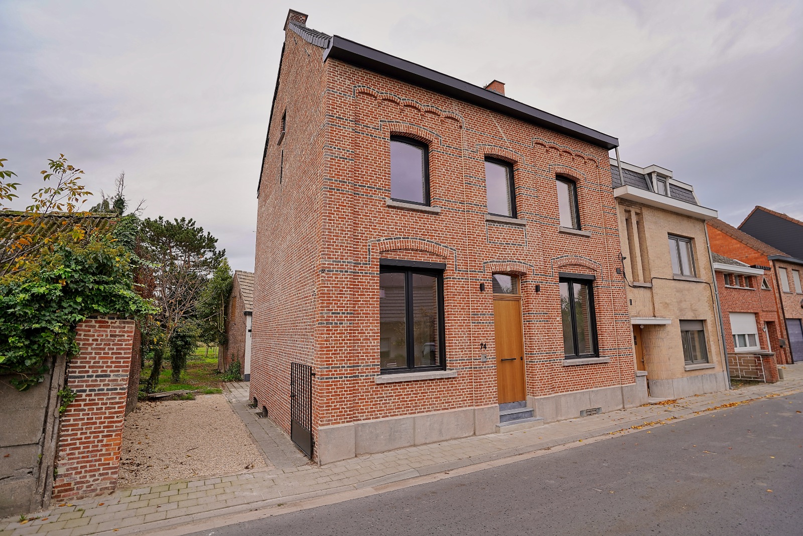 Charmante gezinswoning waarin extra ruimte troef is! - foto 1