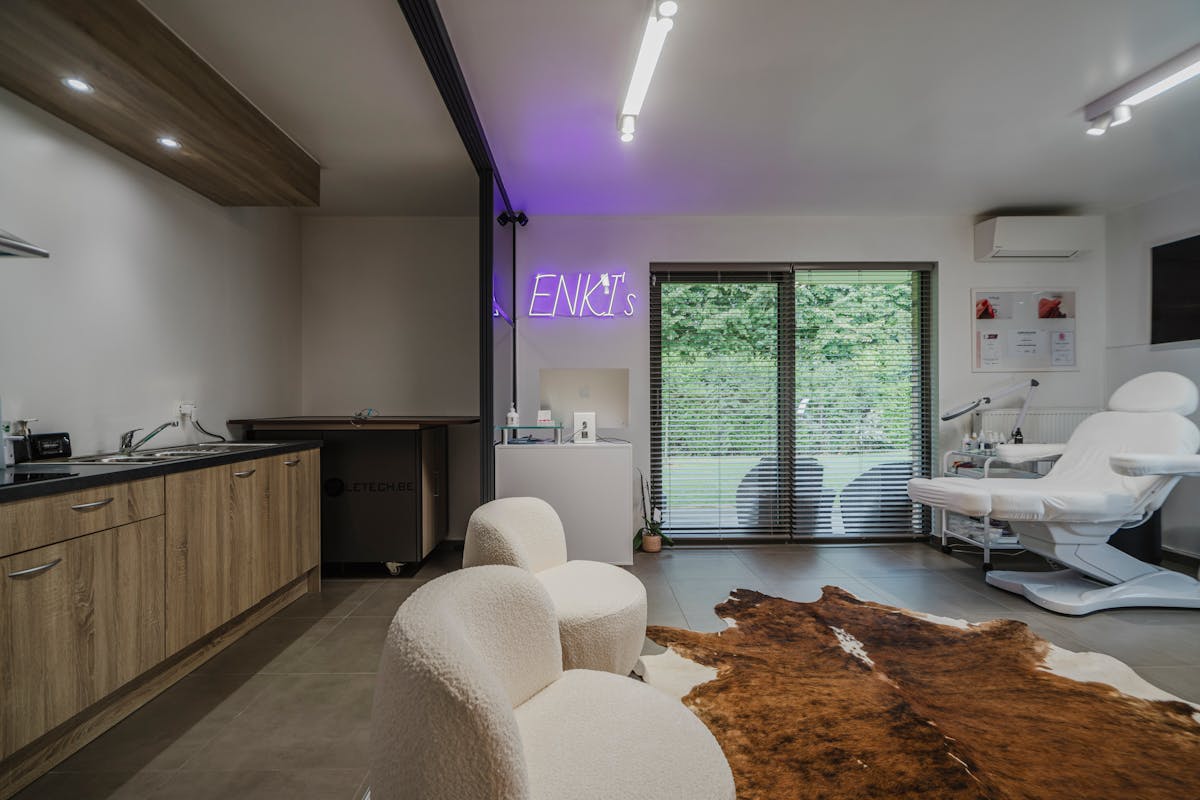 Ready to move in apartment with garden and parking spaces in Heule! - photo 3