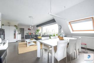 In Beernem bevindt zich dit ruime duplex-appartement van 111 m², gelegen op de derde verdieping van een kleinschalige residentie.<br />Grote lichtrijke leefruimte met bureauruimte en eetplaats, volledig ingerichte open keuken, die aansluit op het ruime zongericht terras<br />In de hal is er een praktische berging en een apart gastentoilet. Op de verdieping zijn er twee ruime slaapkamers en een badkamer met een ligbad, douche, toilet en lavabo.<br />Achteraan de residentie is er bovendien de mogelijkheid om een garagebox aan te kopen, - Garagebox: 16.000 euro<br />- Stedenbouwk. inl. in aanvraag<br /> 
<div>
<div>
<div>
<div><span><span><span><span><span><span><span><span><span><span><span><span><span><span><span><span><span><span><span><span>Contacteer PERSPECTIEF VASTGOED – 7 op 7 bereikbaar – voor meer informatie of een bezoek.<br />Bel  050/550.750 of mail naar info@perspectiefvastgoed.be.</span></span></span></span></span></span></span></span></span></span></span></span></span></span></span></span></span></span></span></span></div>
</div>
</div>
</div>