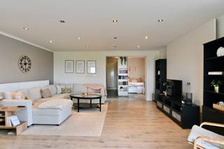 In de Kortenbosstraat, op een rustige en gunstige locatie nabij Sint-Truiden, stellen we deze charmante 2-slaapkamerwoning voor met tal...