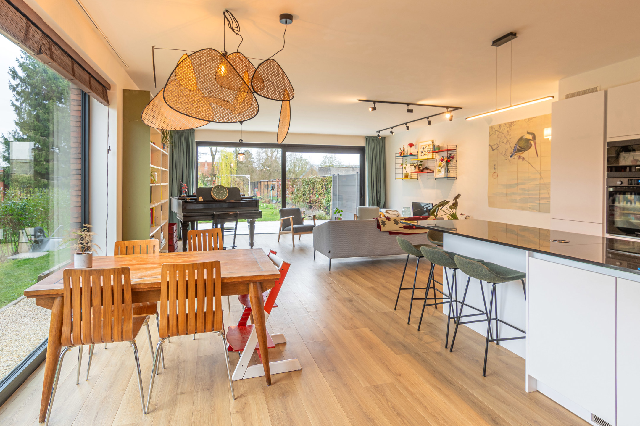 Recente halfopen bebouwing met 3 slaapkamers en tuin - foto 2