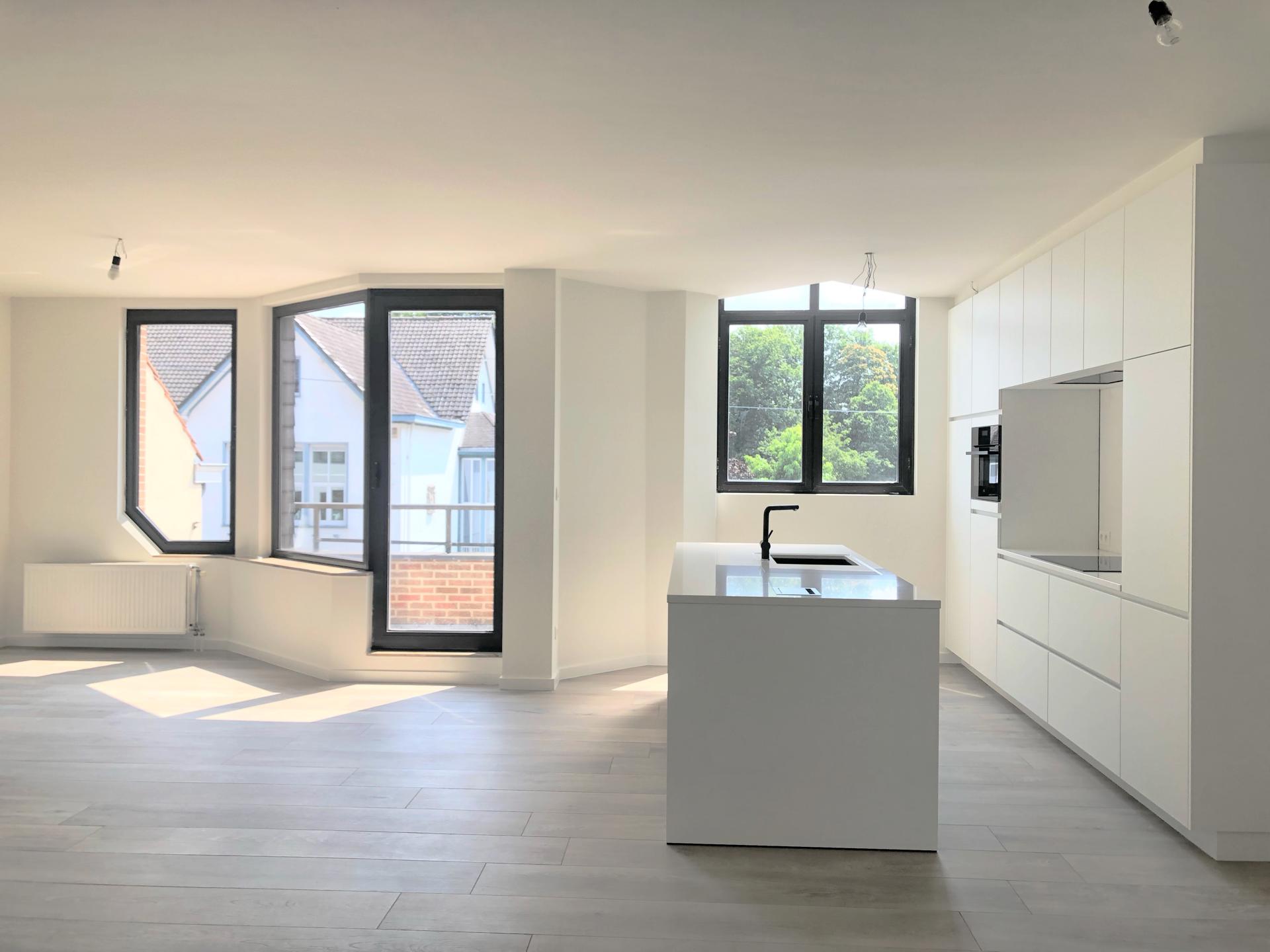 Gerenoveerd appartement te huur op de tweede verdieping in het centrum van Schilde! - foto 5