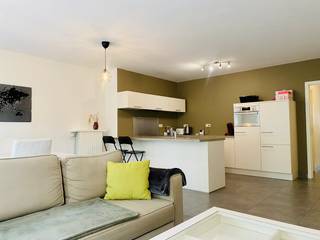 Op een uitstekende ligging in het centrum van Hasselt vinden we dit licht en comfortabel appartement van 93m² met 2 slaapkamers. Dankzij de...