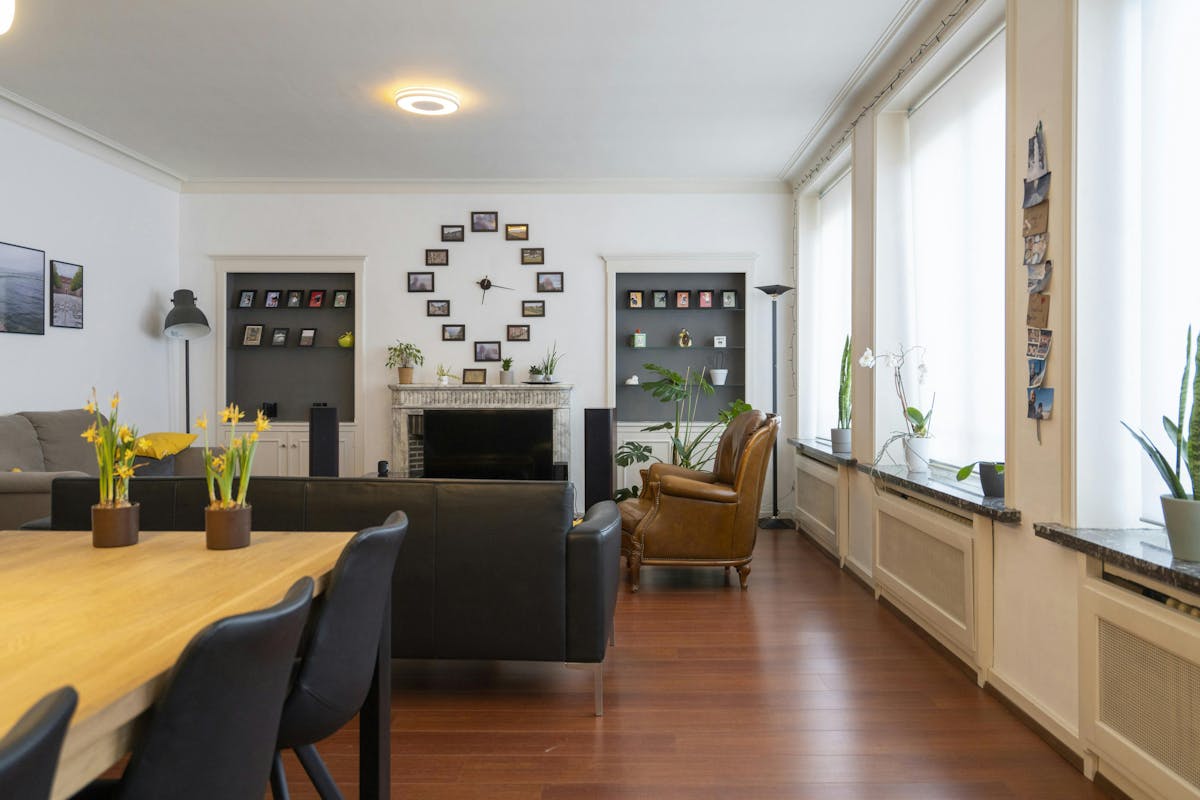 Spacious 2 bedroom apartment in the heart of Kortrijk - photo 1