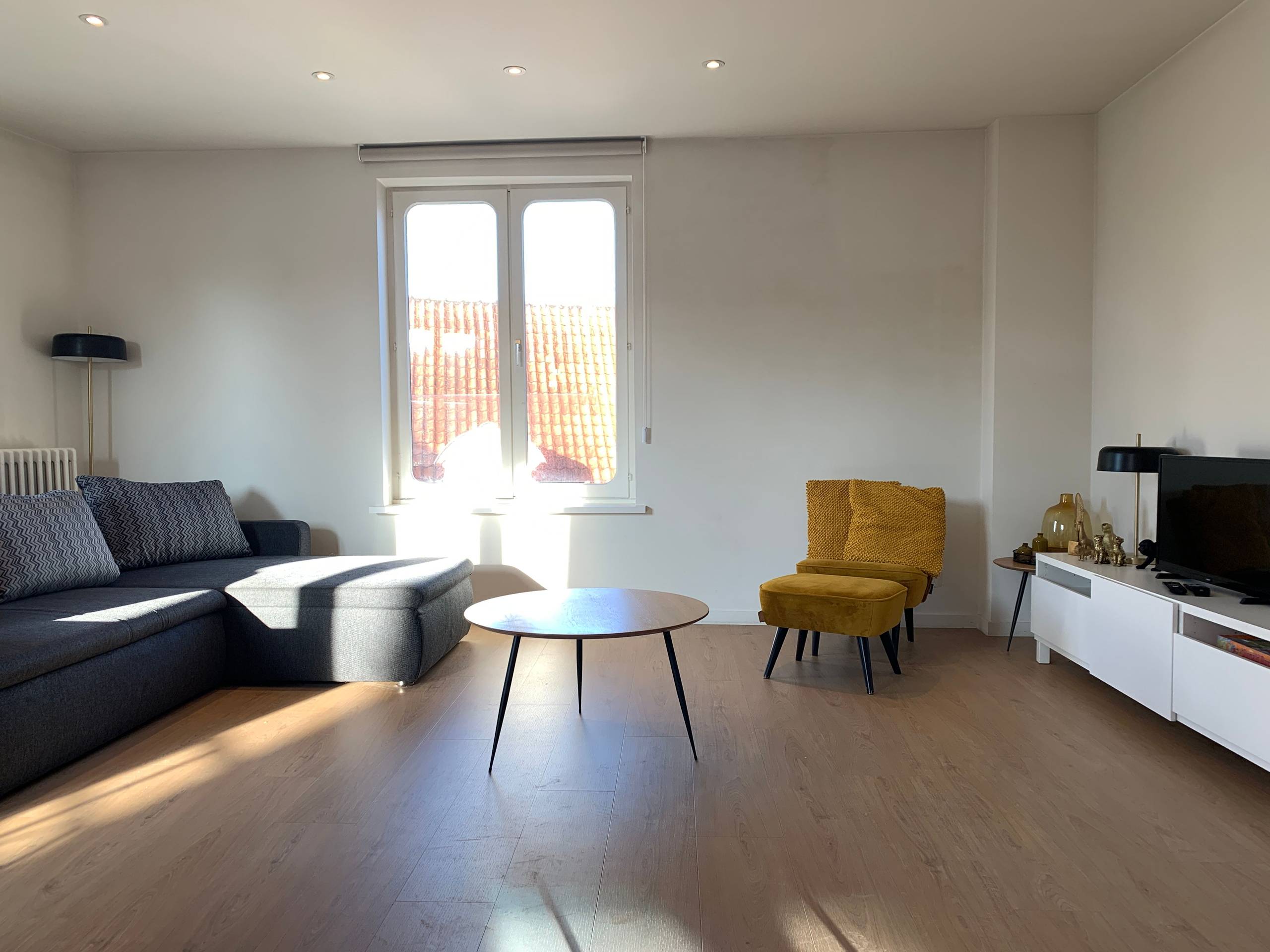 Bemeubeld, lichtrijk appartement op toplocatie met één slaapkamer te Brugge - foto 4