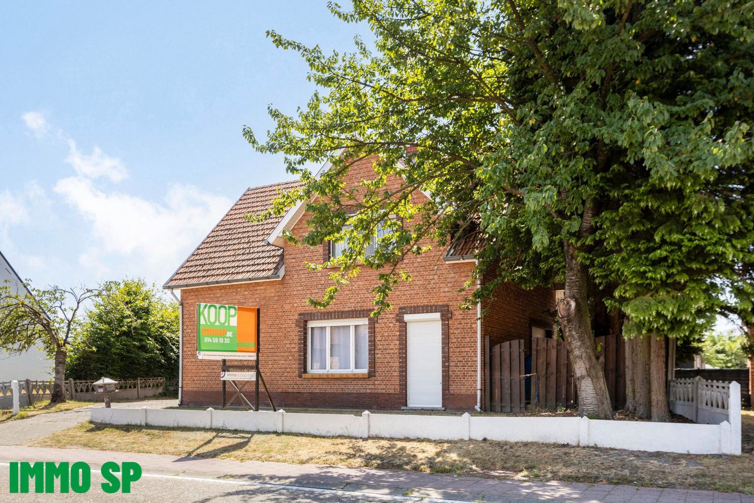 Te renoveren woning op royaal perceel op toplocatie.  - foto 2