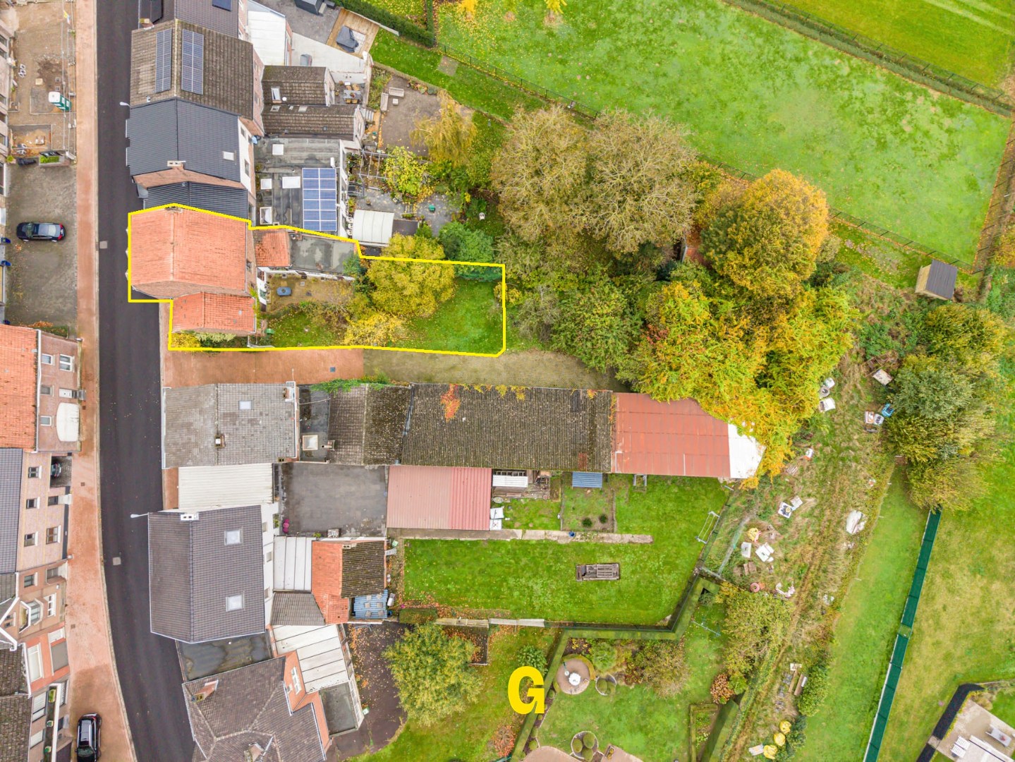 Karaktervolle te renoveren herenwoning met tuin en garage op wandelafstand van het centrum - foto 2