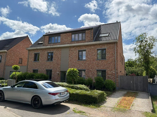 Instapklaar dakappartement met 1 SLK, garage & Z-terras 21m2 - foto 1