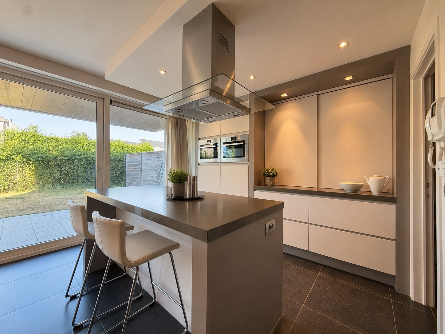 Gelijkvloers appartement met zuid-gerichte tuin in Tielt! - foto 4