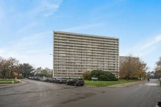 This apartment is located in a particularly strategic location, with easy access to various approach roads and good accessibility to the center...