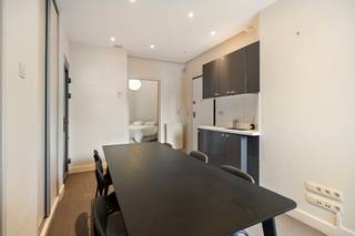 Studio for sale on the ground floor in an authentic building, ideally located between Molière and Churchill in a quiet and sought-after...