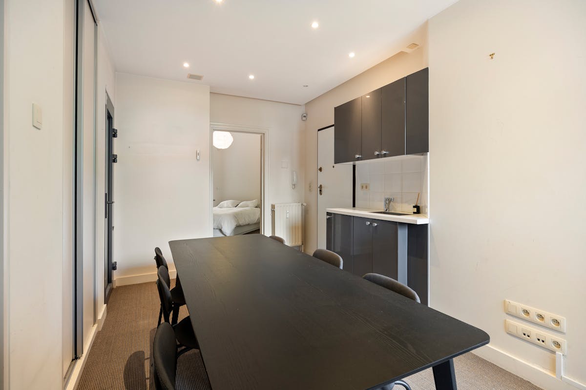 For sale: studio in a prime location Molière &amp; Churchill - photo 3