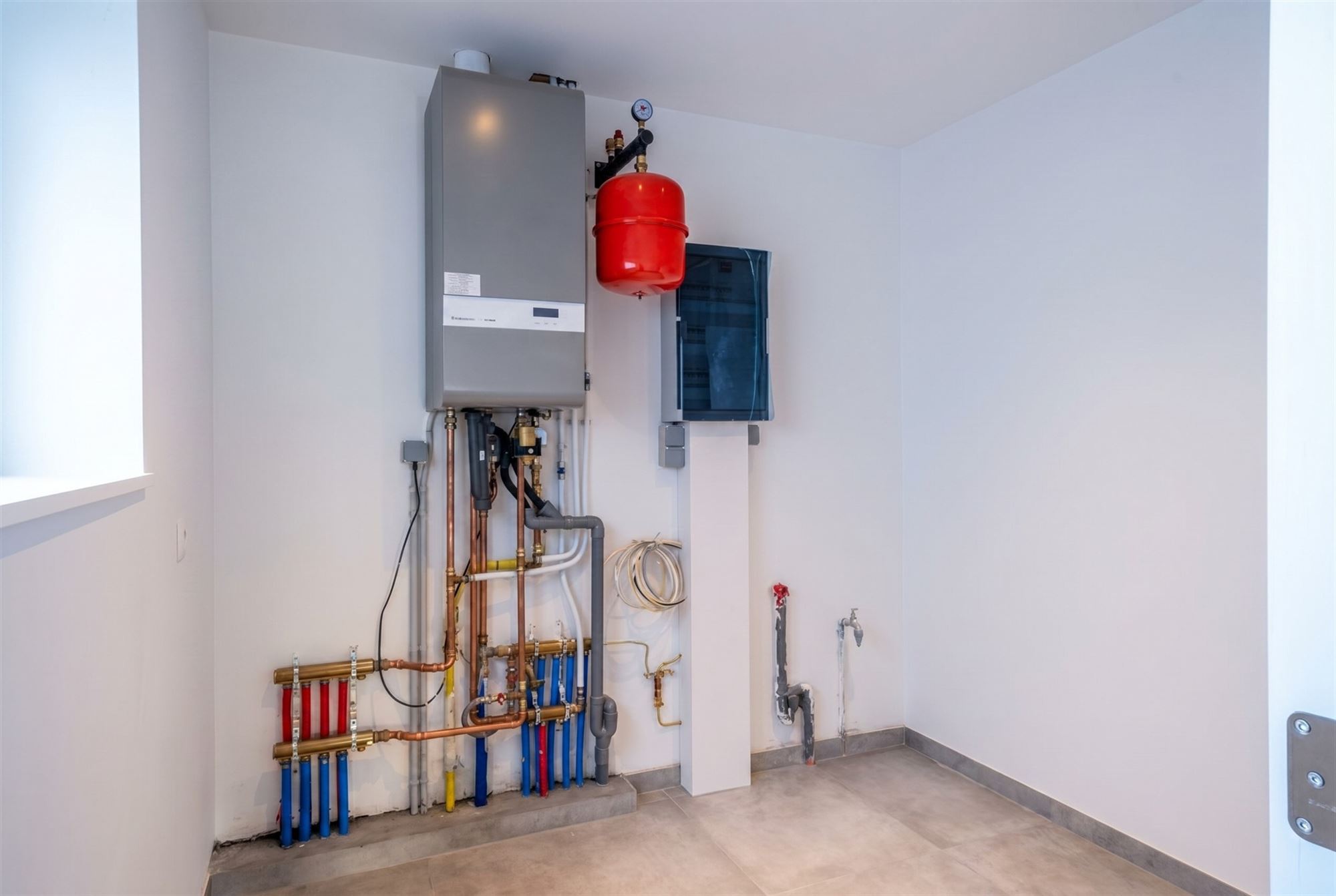 Volledig vernieuwde eengezinswoning met 3 slaapkamers! - foto 4