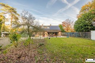 Rural house on a plot of over 6,000 m²In green and beloved Wuustwezel, this rural home in agricultural area is beautifully located on a generous plot...