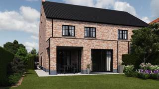 <p>Elke zondag welkom op ons kantoor van 10u-12u voor meer info over de nieuwbouwprojecten! </p>
<p>In Residentie “Ten huize Jef en Jeanneke” bevindt zich deze landelijke halfopen nieuwbouwwoning in ruwbouwstaat, met maar liefst 4 slaapkamers. Bovendien ligt het prachtige Bolderberg op slechts een korte fietsafstand.</p>
<p><span>Deze ruime half open bebouwing bevindt zich op een perceel van 4,53 are waarvan het perceel een straatbreedte heeft van 10 meter!</span></p>
<p><span>De woning heeft een bewoonbare oppervlakte van 237m² en is praktisch opgedeeld.</span></p>
<p><span>Er werd rekening gehouden met een open leefruimte met achteraan een gezellige keukenruimte die onmiddellijk aansluit aan de berging met achterdeur. De “doorzon”-leefruimte heeft zowel via de voor-, zij- als achterzijde ramen voor een uitstekende lichtinval.</span></p>
<p><span>Vanuit de living vertrekt ook de trap naar boven. </span></p>
<p><span>Op de eerste verdieping zijn er 3 slaapkamers, een apart toilet en een badkamer. De slaapkamers zijn allen voldoende ruim.</span></p>
<p><span>De 2<sup>de</sup> gegoten betonnen trap brengt ons naar een prachtige open zolderruimte; hier kan men een ruime 4<sup>de</sup> polyvalente (slaap)kamer creëren, of zelfs opsplitsen naar een 5<sup>de</sup> kamer. <br />In de hoek kan de technische ruimte voorzien worden.</span></p>
<p>Zowel de raampartijen als de dakwerken zijn van uitstekende makelij.</p>
<p><span>Deze ruwbouwwoning wordt </span>opgeleverd met een vlak getrokken perceel dat onmiddellijke aanplanting toelaat.</p>
<p><span>En wat dacht u van een fietstocht door de natuur richting Bolderberg? Zalig….! De autosnelweg met verkeerswisselaar “Het Klaverblad” bereikt men na enkele minuten.</span></p>
<p>Indeling : <br />GELIJKVLOERS : inkomhal, gastentoilet, leefruimte met trap naar boven, open keuken, berging<br />EERSTE VERDIEPING : nachthal, apart toilet, 3 slaapkamers, badkamer, trap naar boven<br />ZOLDER : open polyvalente ruimte met plaats voor technische ruimte <br />TUIN: aan te leggen</p>
<p><span>Pluspunten:</span></p>
<p><span>-prachtige stijl; voor ieder wat wils!</span></p>
<p><span>-zeer degelijke bouw</span></p>
<p><span>-ruim = 237m²</span></p>
<p><span>-ruime living!</span></p>
<p><span>-4/5 slaapkamers <br />-betonnen trappen</span></p>
<p><span>-tijdloze pastoriestijl</span></p>
<p><span>-goede ligging = overal dichtbij!</span></p>
<p><span>-grondwaarde aan 12%, constructie onder 6% BTW</span></p>
<p><span>-regenwaterput van 10.000l!</span></p>
<p><span> </span></p>
<p><span>Voor een afspraak of meer info, bel ons op 078/78.78.70, of kom gewoon binnen op ons kantoor. Steeds welkom!</span></p>