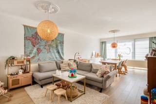 Gerenoveerd appartement met 2 slk, terras en garagebox te Lier.Algemeen:- Gerenoveerd in 2016- Gelegen nabij het centrum van Lier, winkels, scholen,...