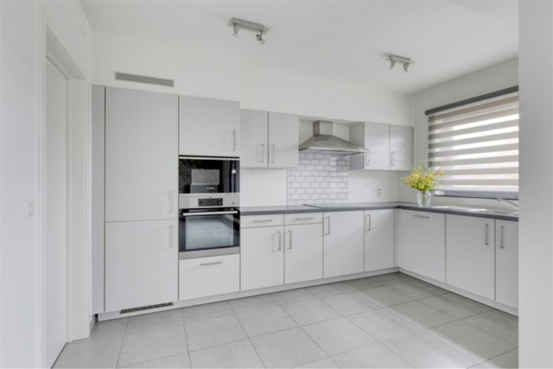 2 Kamer appartement met garagebox in Merchtem centrum - foto 1