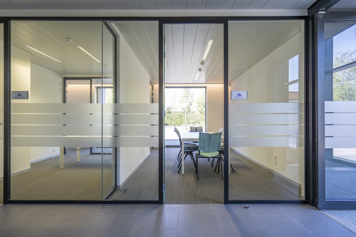 Prachtig kantoorgebouw op centrale ligging te Izegem. - foto 4