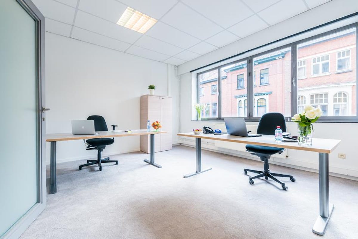 Modern full-service offices (17 m²-51 m²) for rent in Ghent - photo 5