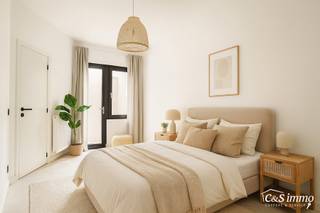 Stap binnen in dit smaakvol afgewerkte appartement, gelegen in een klasse vol gerenoveerd gebouw op wandelafstand van het centrum van Edegem.De...