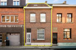 Deze charmante woning in Boom geniet een gunstige ligging: een vlotte verbinding naar de A12 maakt pendelen naar Brussel of Antwerpen...