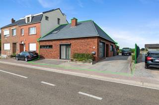 In Sint-Truiden houden we halt aan de Gorsem-Dorp ter hoogte van nummer 19 waar zich deze instapklare gezinswoning bevindt. De woning is gelegen...