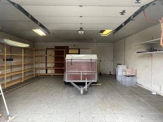 Dit praktische magazijn in Hoogstraten, ter hoogte van Vrijheid 62, biedt een vlot bereikbare locatie nabij het centrum en...