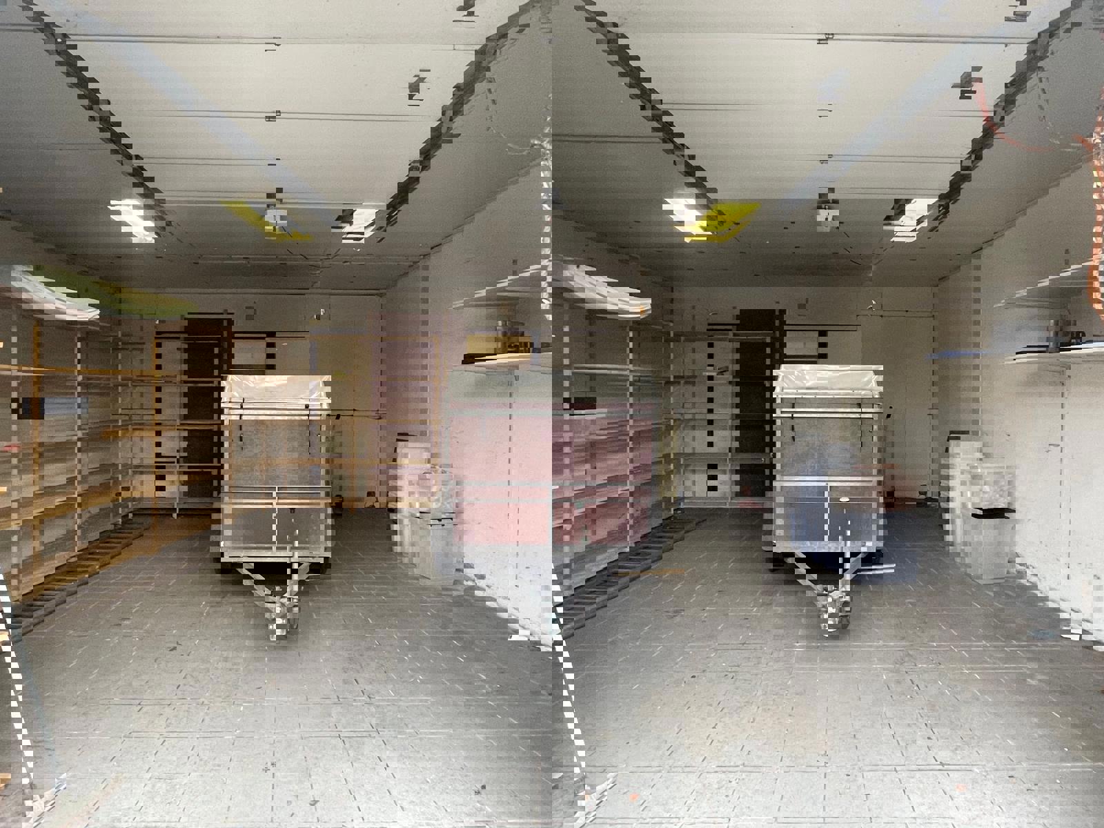 Ruim magazijn met handige berging in Hoogstraten - foto 1