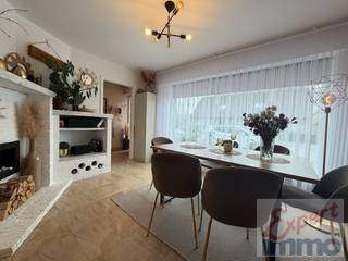 ✨Karaktervolle & Instapklare Gezinswoning met 3 Slaapkamers en Achteruitweg ✨Ben je op zoek naar een woning waar je werkelijk alleen nog maar je...