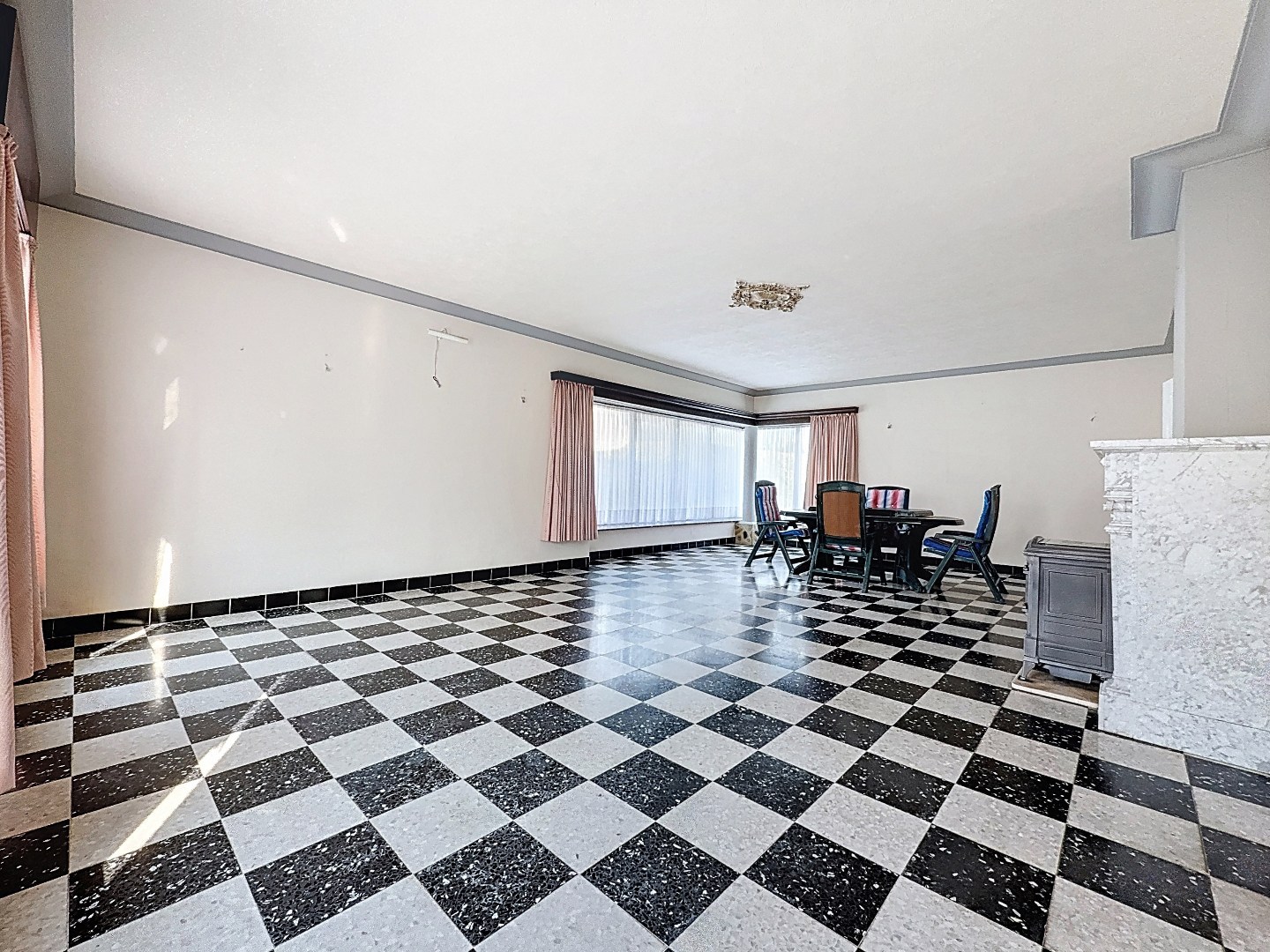 Karaktervolle woning met grote garage nabij centrum St.-Lievens-Houtem - foto 5