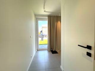Ontdek deze prachtige, kwalitatief afgewerkte nieuwbouwwoning in het charmante en rustige Hansbeke. Dankzij de moderne architectuur,...