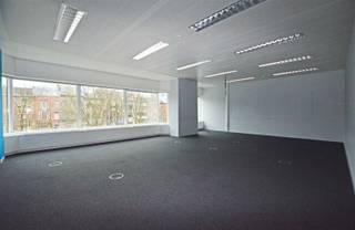 Kantoorruimte te huur op toplocatie in Hasselt In residentie Royale, gelegen op de kleine ring rond Hasselt, vinden we deze kantoorruimte.De...