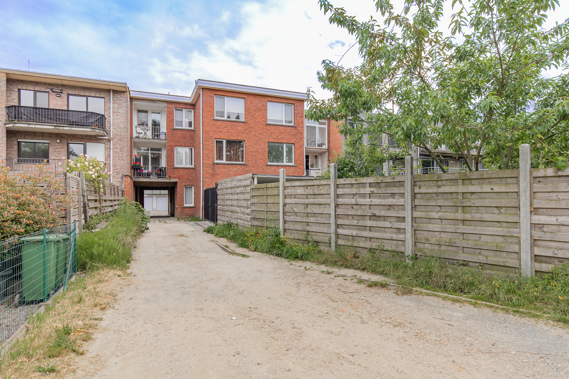 Gesloten garagebox op een uitstekende ligging - foto 2